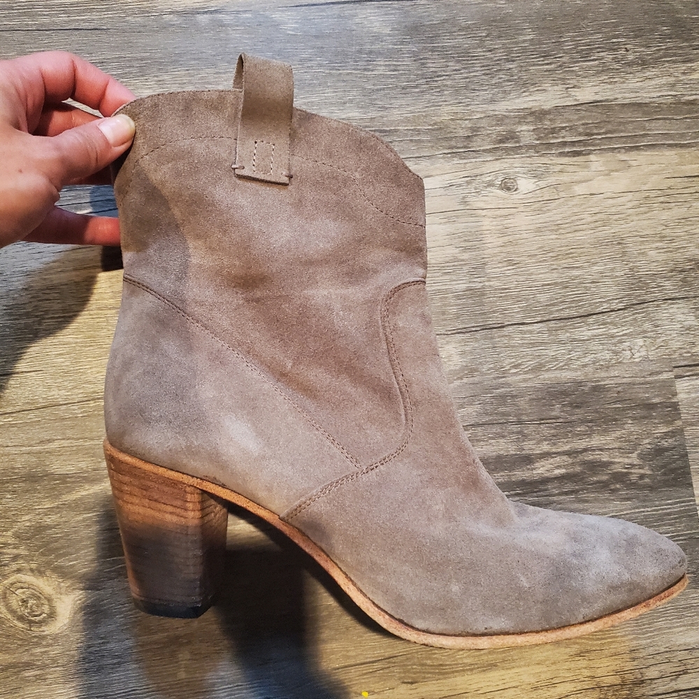 Alberto Fermani tan boots size 41 women's 10 in tan color suade beautifu…